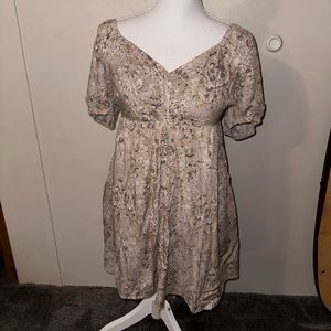 Carly Jean Los Angeles meadow short dress, new size medium tan floral print CJLA